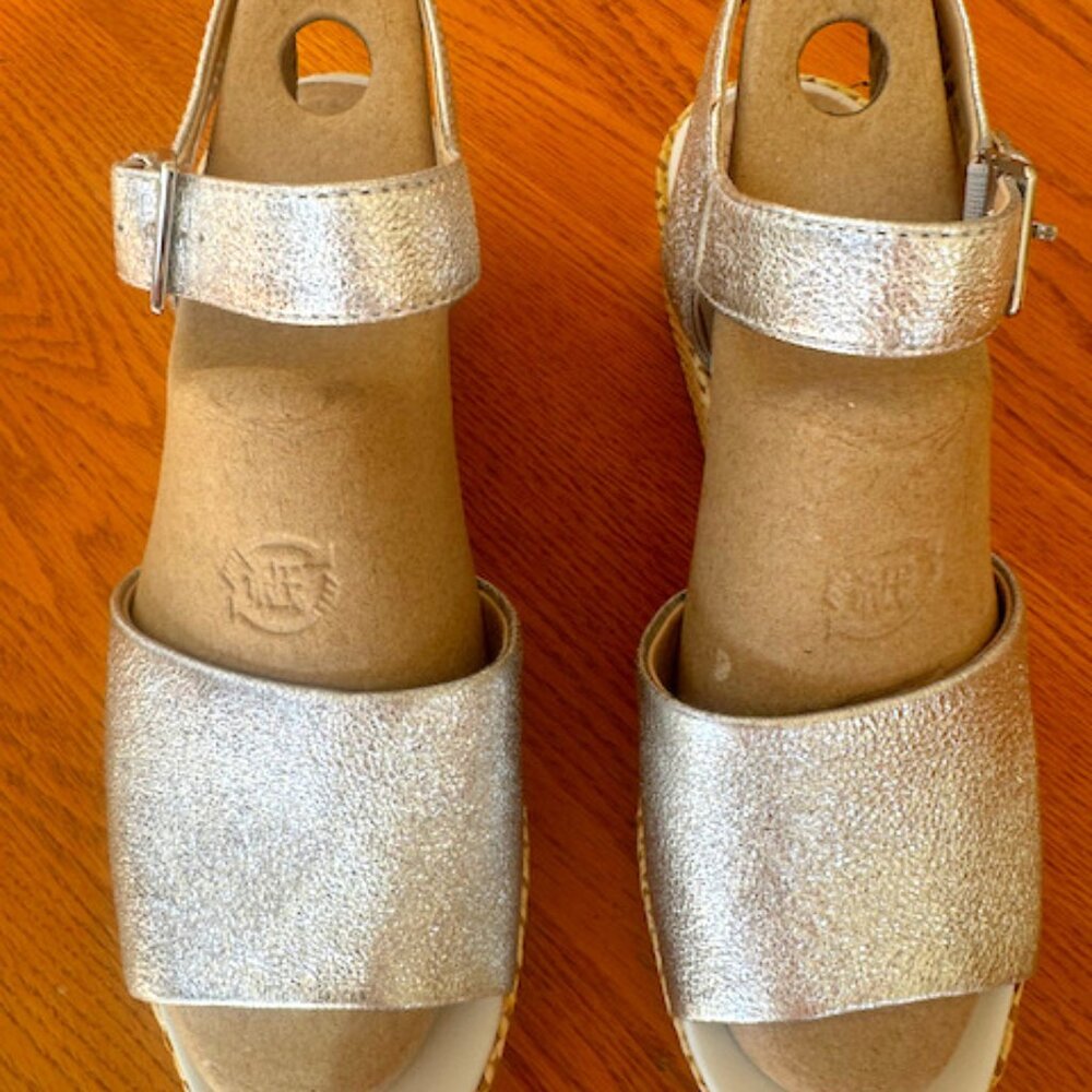 Clarks Ultimate Comfort Collection Dresss Sandals